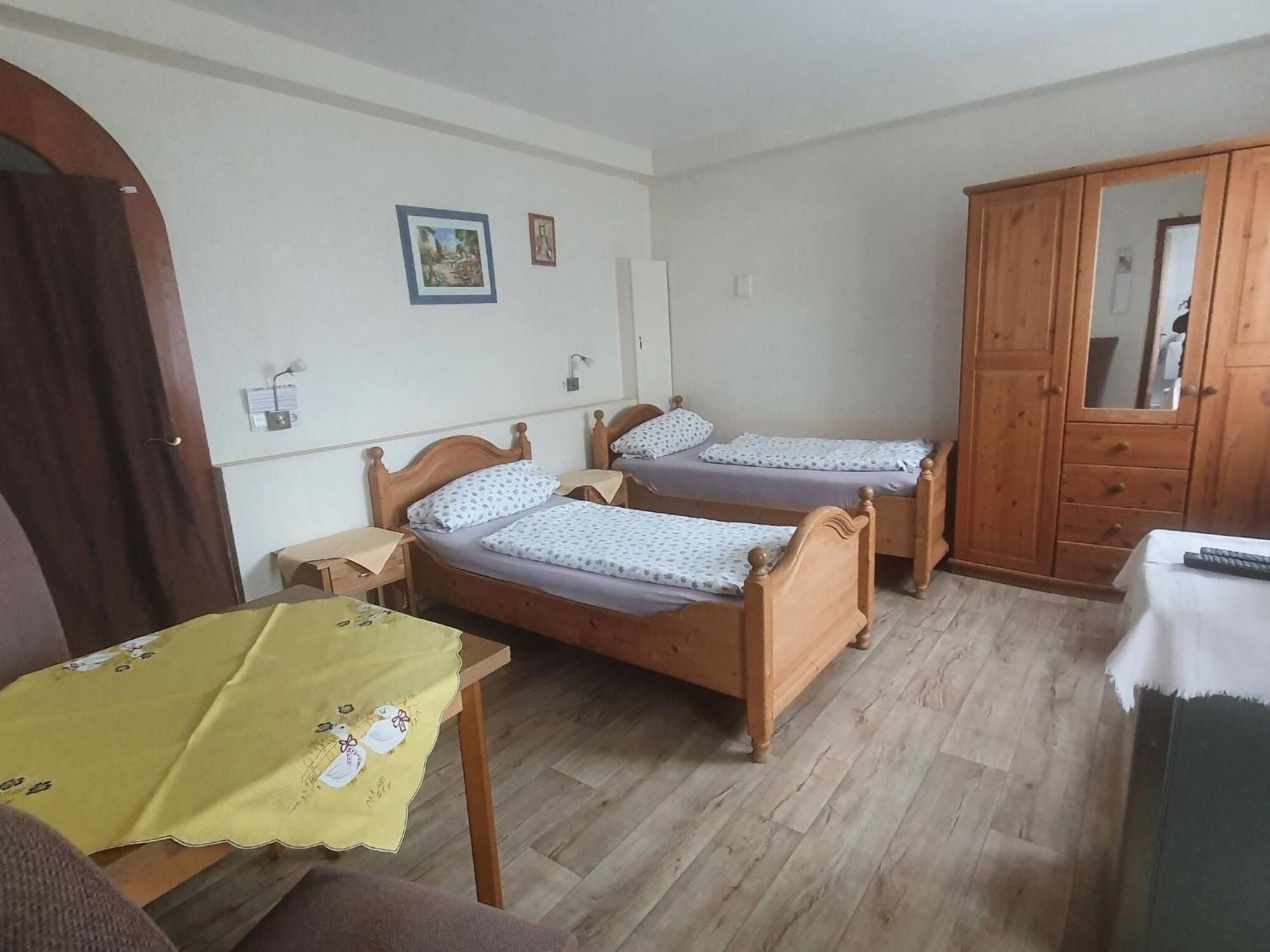 Large Detached Holiday Home In Hesse With Private Garden And Terrace Хомберг Екстериор снимка