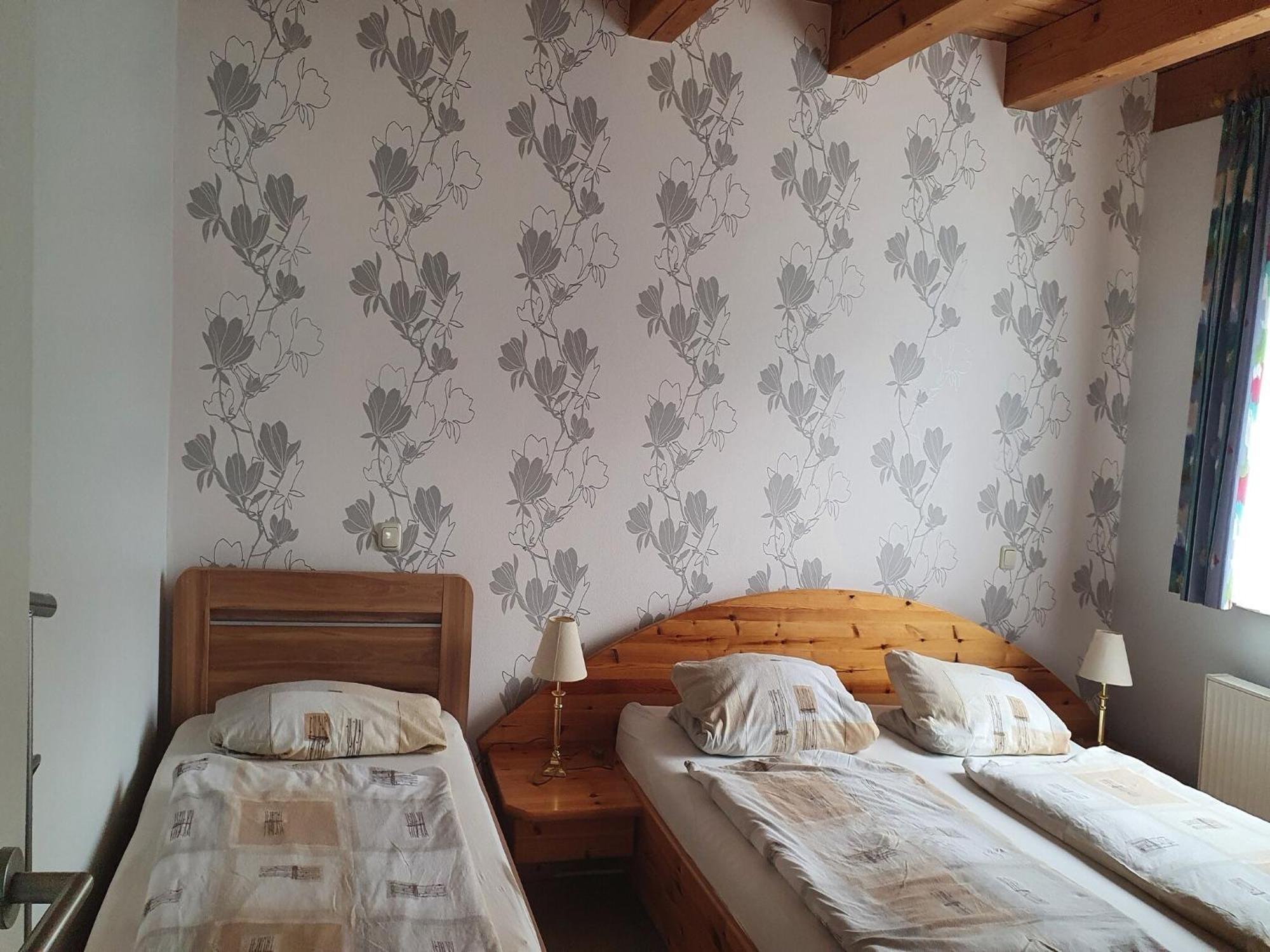 Large Detached Holiday Home In Hesse With Private Garden And Terrace Хомберг Екстериор снимка