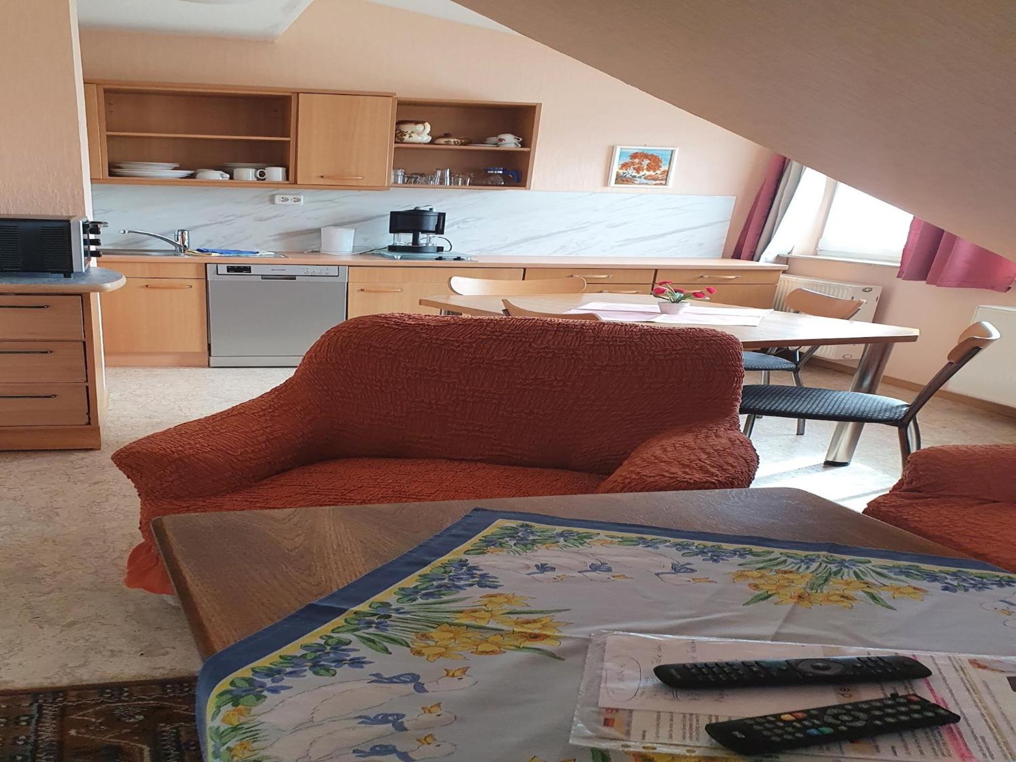 Large Detached Holiday Home In Hesse With Private Garden And Terrace Хомберг Екстериор снимка