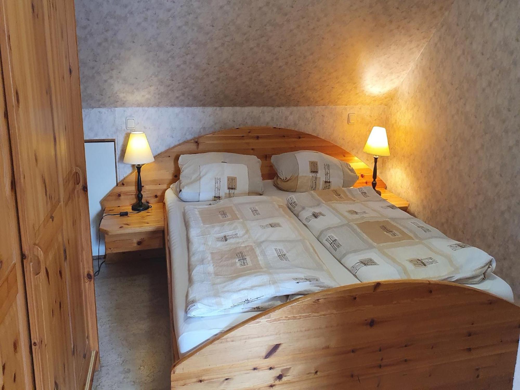 Large Detached Holiday Home In Hesse With Private Garden And Terrace Хомберг Екстериор снимка